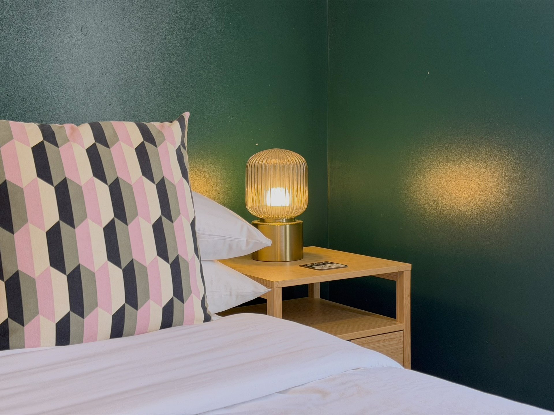 Bedside table lamp in Studio 8