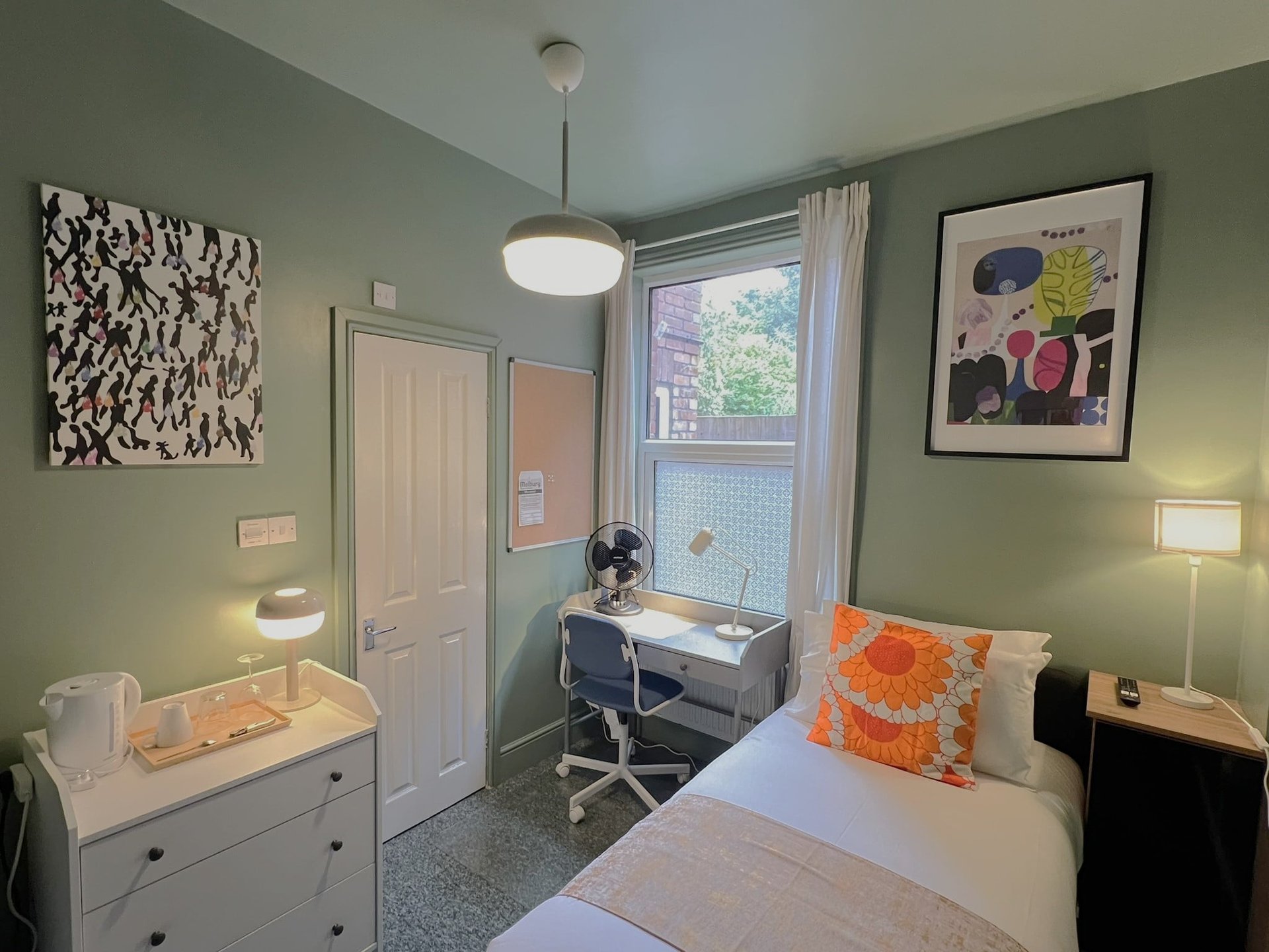 Room 2 — single en-suite room